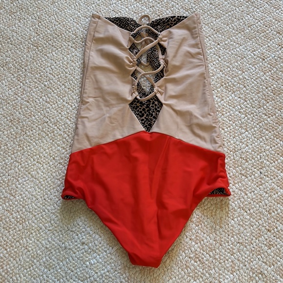 Acacia one piece in petite (xs). In very good condition. - Picture 2 of 5